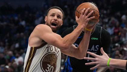 九游官网主页-库里38分勇士仍连败！巴特勒报销放大4项短板 库明加伤退雪上加霜