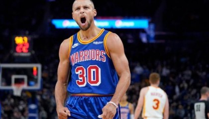 九游官网主页-新赛季首个单场50分 库里回暖勇士真已势不可挡？