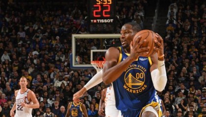 九游娱乐中心-连砍30+！库明加扮演勇士救星，变身队内第二球星？